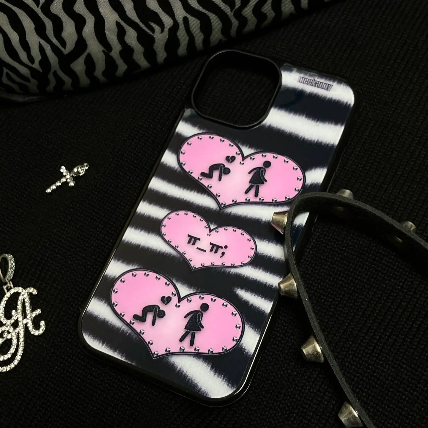 Casing HP Bergaris Hitam dan P - Phone Cases Customized ulasan dan harga