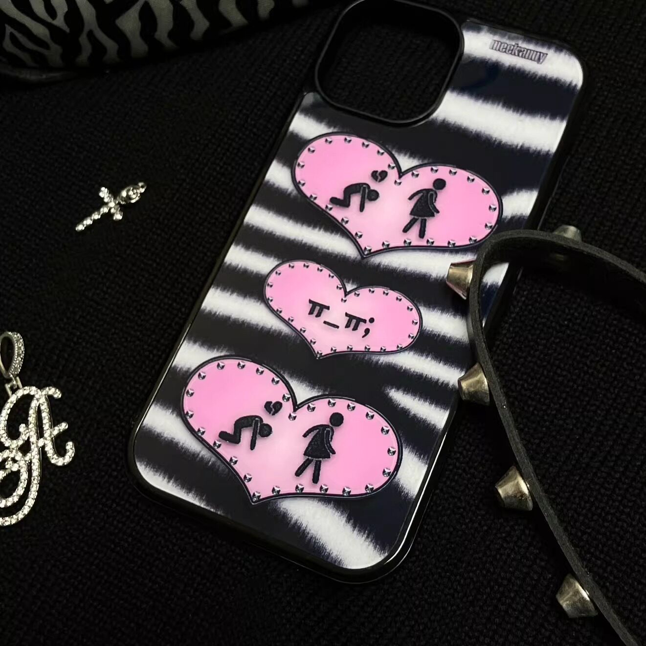Casing HP Bergaris Hitam dan P - Phone Cases Customized ulasan dan harga