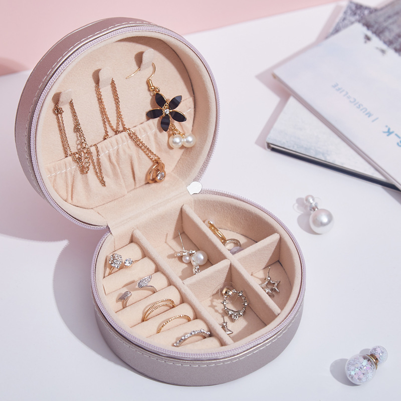 Kotak Perhiasan Wanita Pengiri - Monogram Custom Case ulasan dan harga